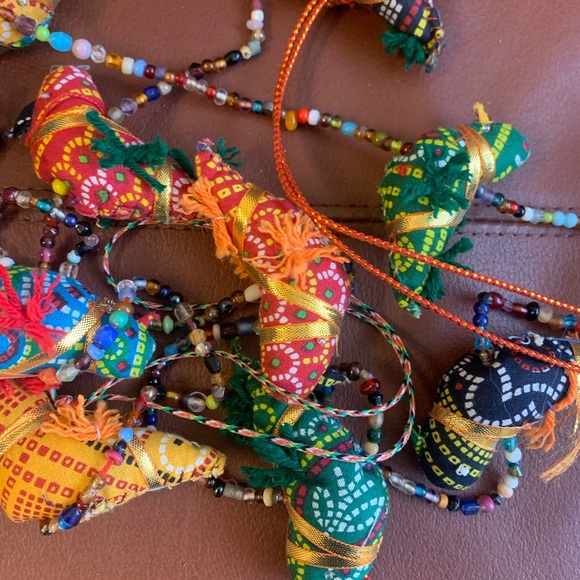 Textile Birds , beaded with bell wall hanging decor Made in India ( Set 2) - Picture 5 of 8